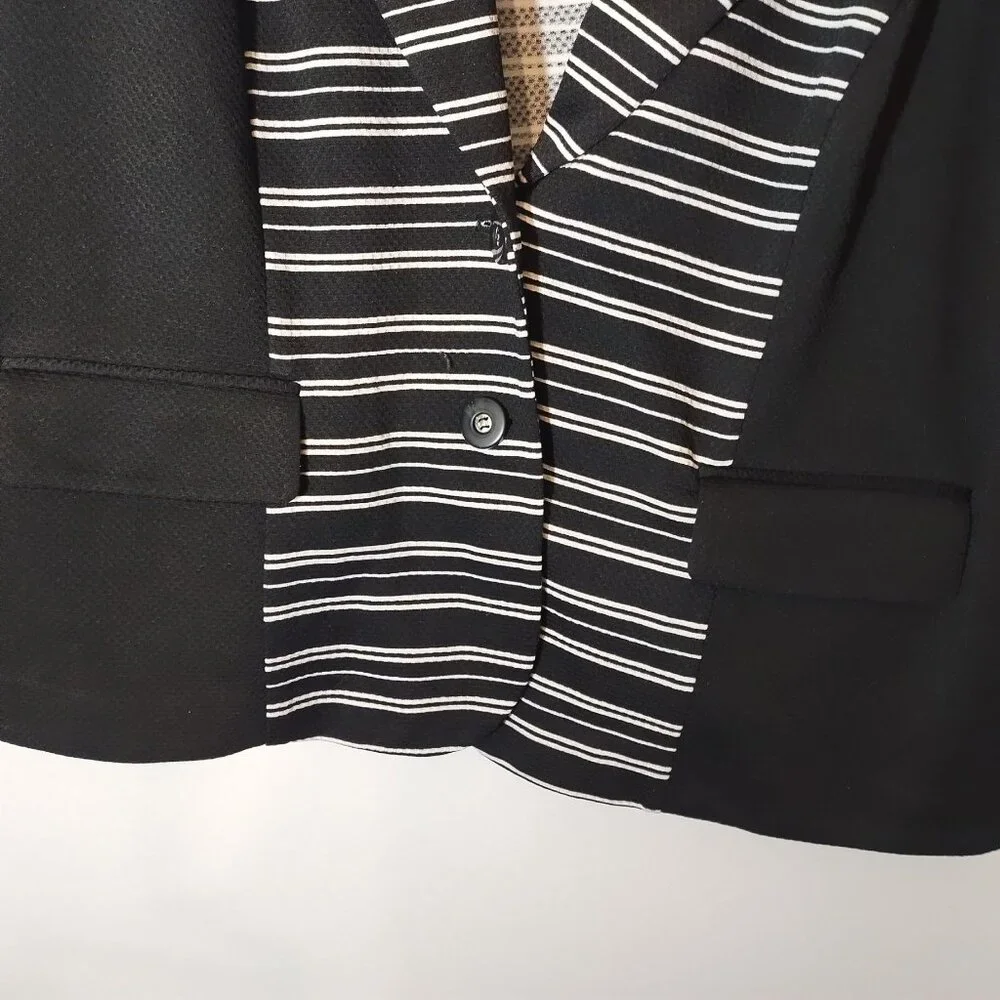 Avenue Womens Plus Size 22/24 Black & White Striped Open-Front Blazer Jacket